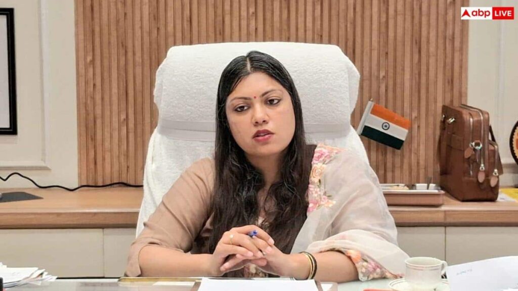कहां की रहने वाली हैं नोएडा की डीएम IAS मेधा रूपम, जानें कितनी मिलती है सैलरी?